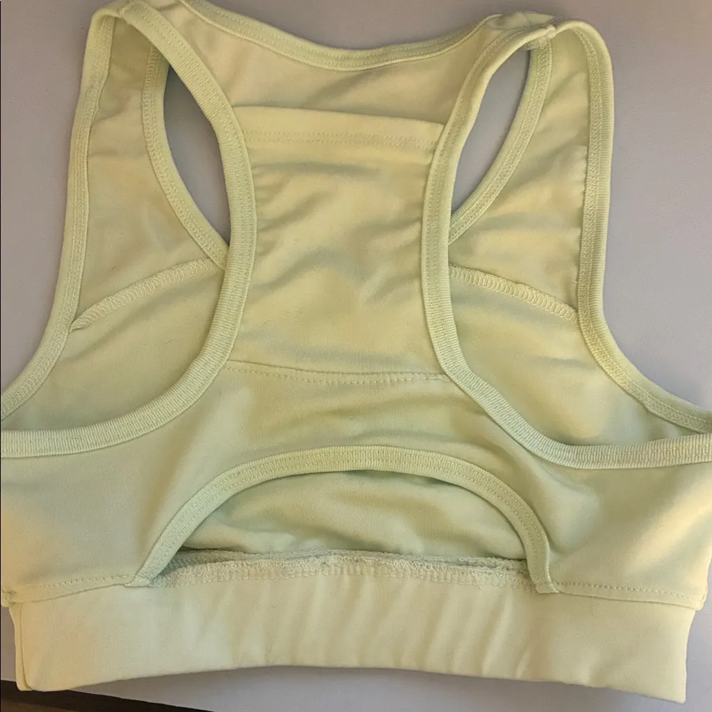 Women’s light green sports bra size medium - Image 3