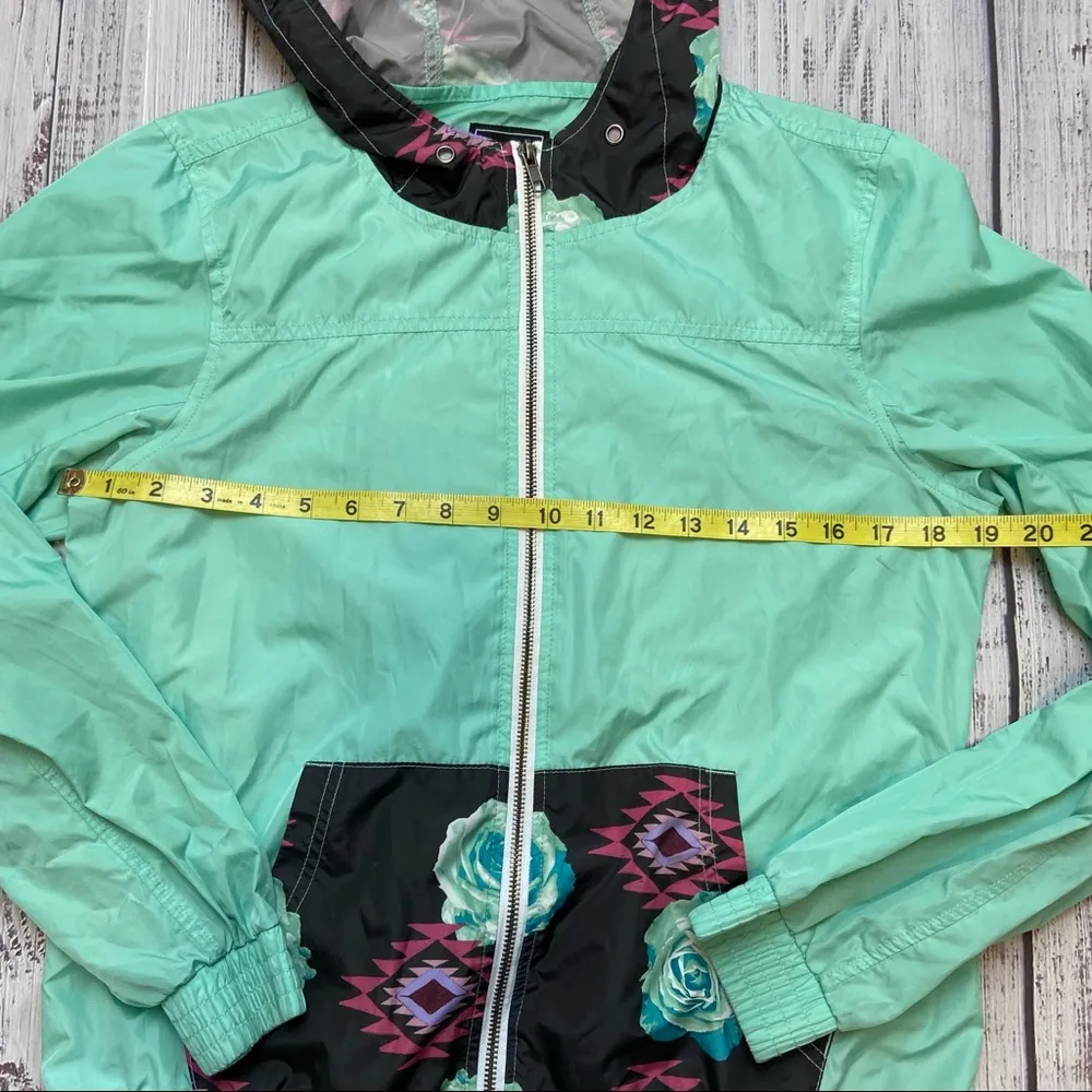 Empyre Hooded Wind Breaker Jacket. Size Large. Green - Image 6