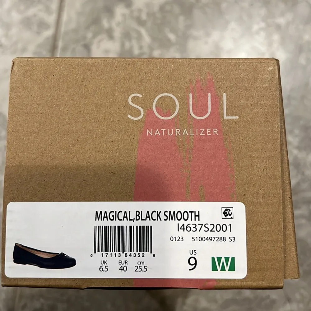 NEW SOUL Naturalizer Magical Black Smooth Perforated Flats Size 9W New in Box - Image 8