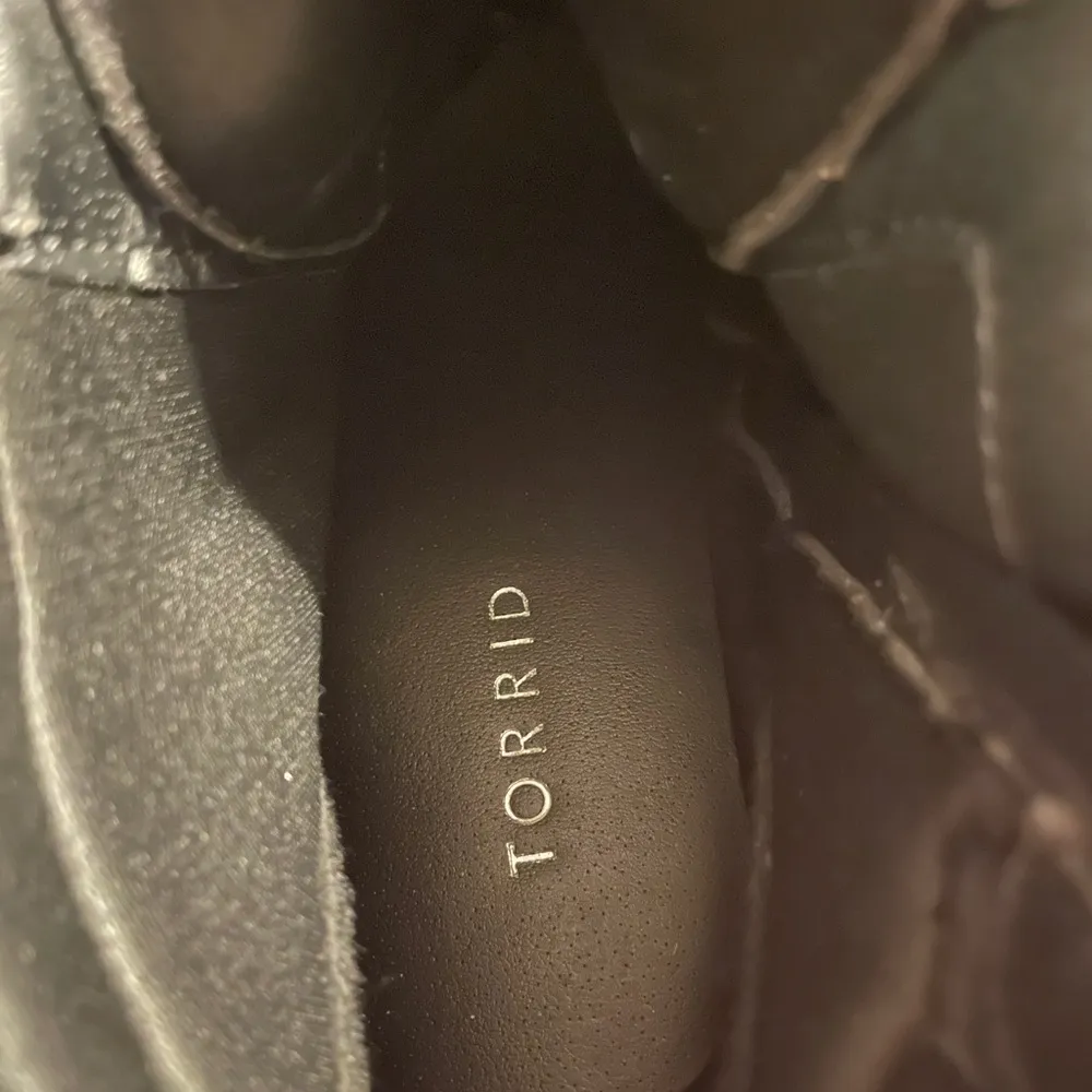 Torrid Black Lace Up Combat Chunky Heal Boots No Box Size 8.5 Wide - Image 6