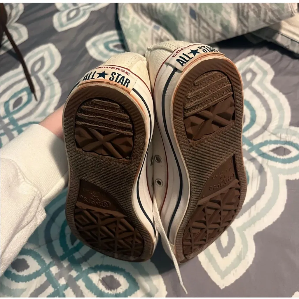 Converse Women's White Canvas Sneakers - Image 2