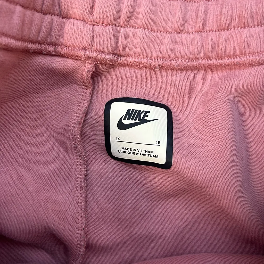 Nike Women's Sportswear Tech Pants Mid-Rise Joggers 1X Pink - Image 4