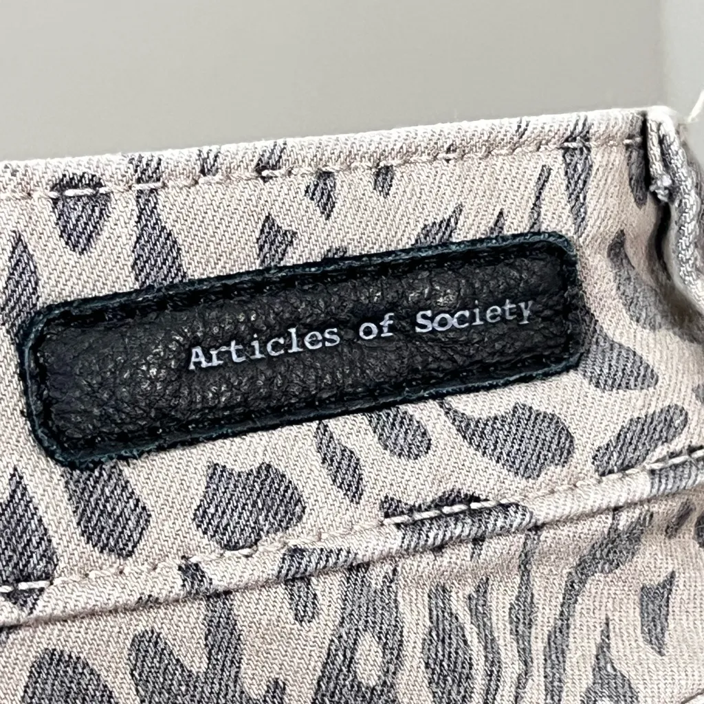 Articles Of Society Beige/Gray Animal Print Jeans Size 27 - Image 4