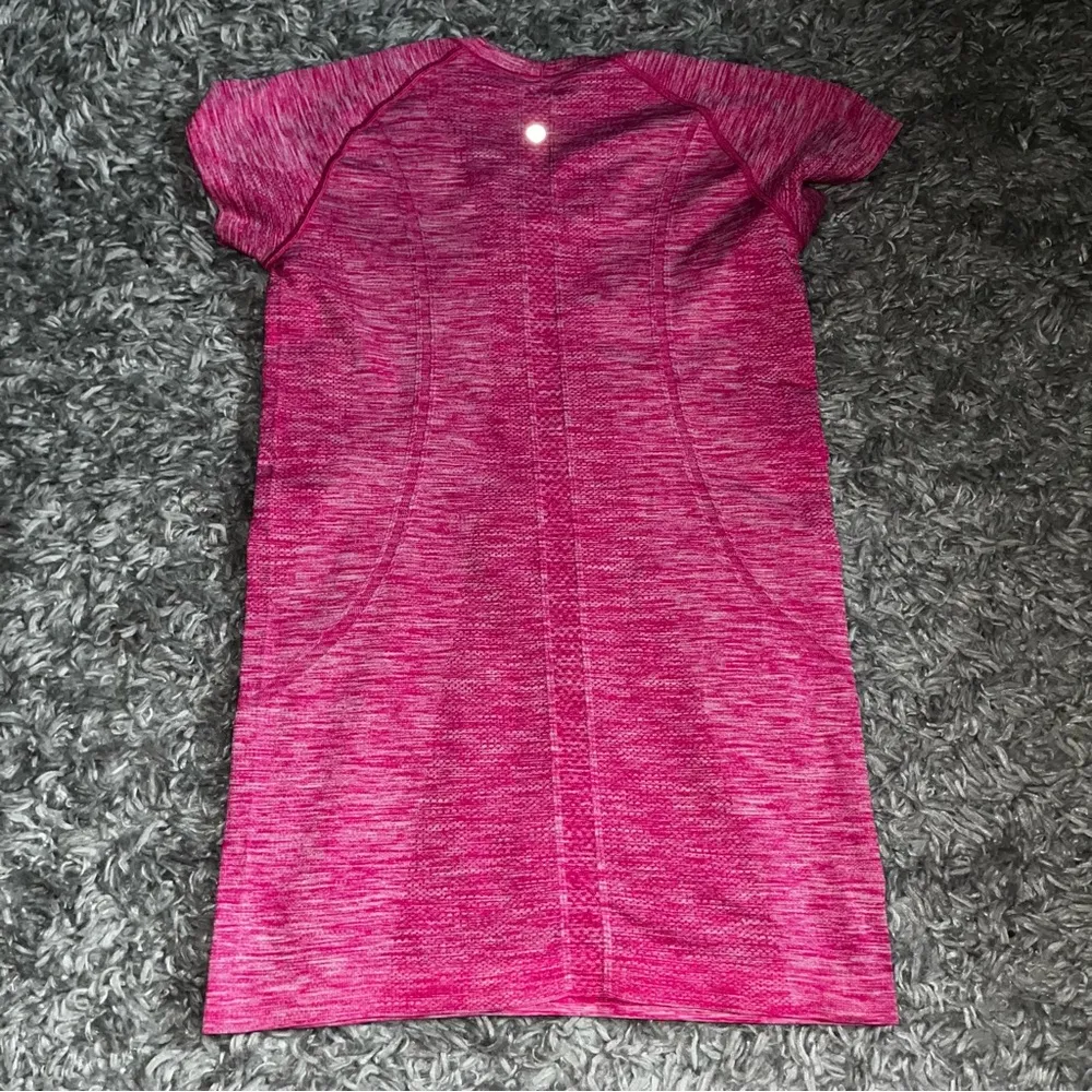Lululemon pink swiftly tech short sleeve size 6 - Image 3