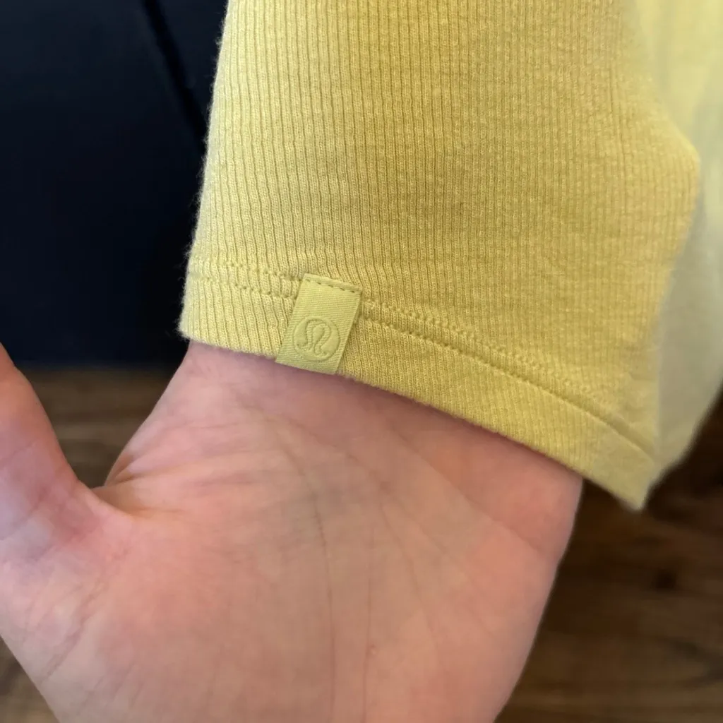 Lululemon Hold Tight short sleeve Tan Size 4 - Image 3