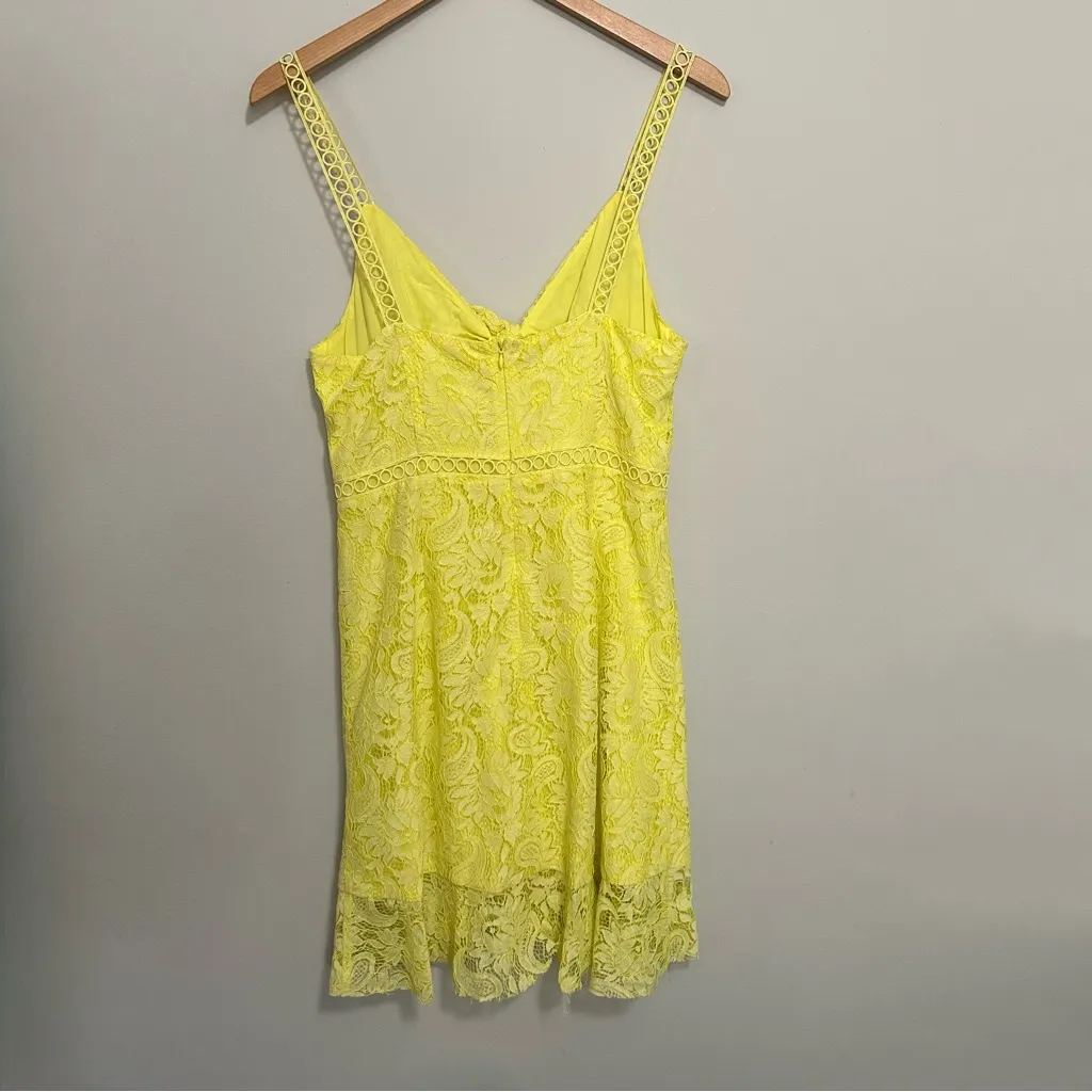Astr The Label Joey Sleeveless Lace Bow Tie Short Mini Dress Size Large Yellow - Image 5