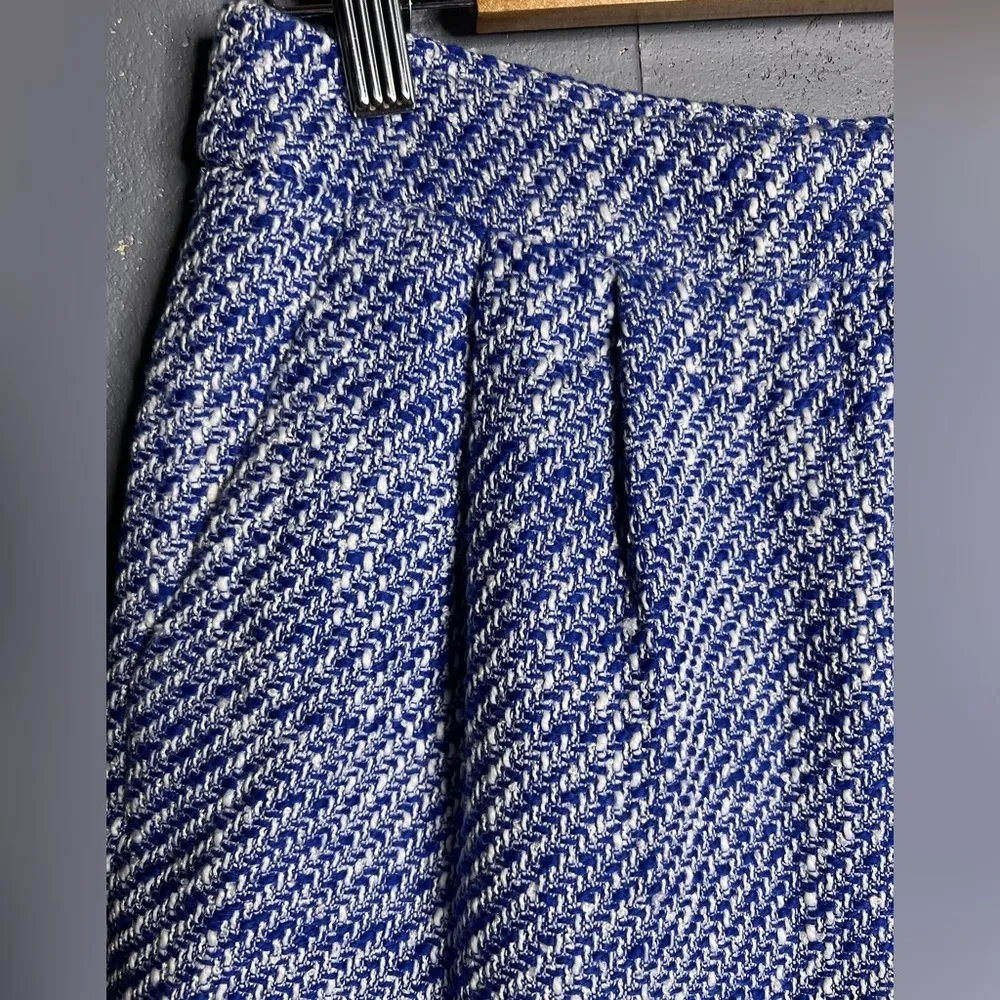 Kate Spade Tweed Shorts in size 2 - Image 5