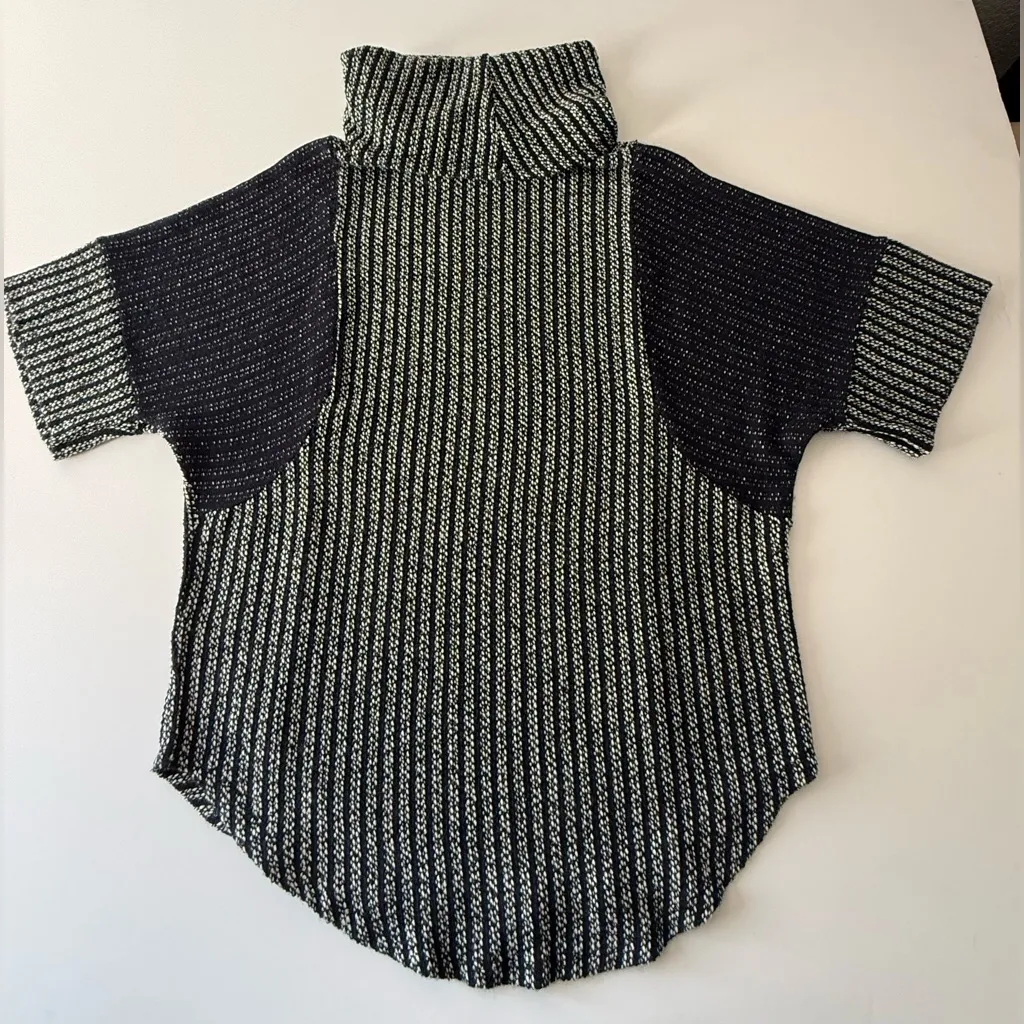 Patterned Turtleneck Sweater - Image 10