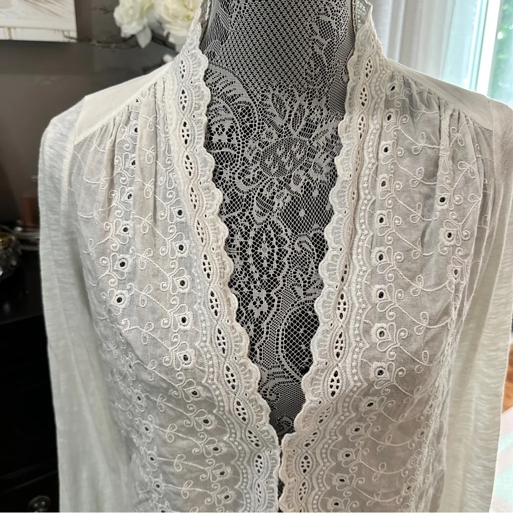 Anthropologie TINY White Eyelet Lace Embroidered Long Sleeve Cardigan Size S - Image 3