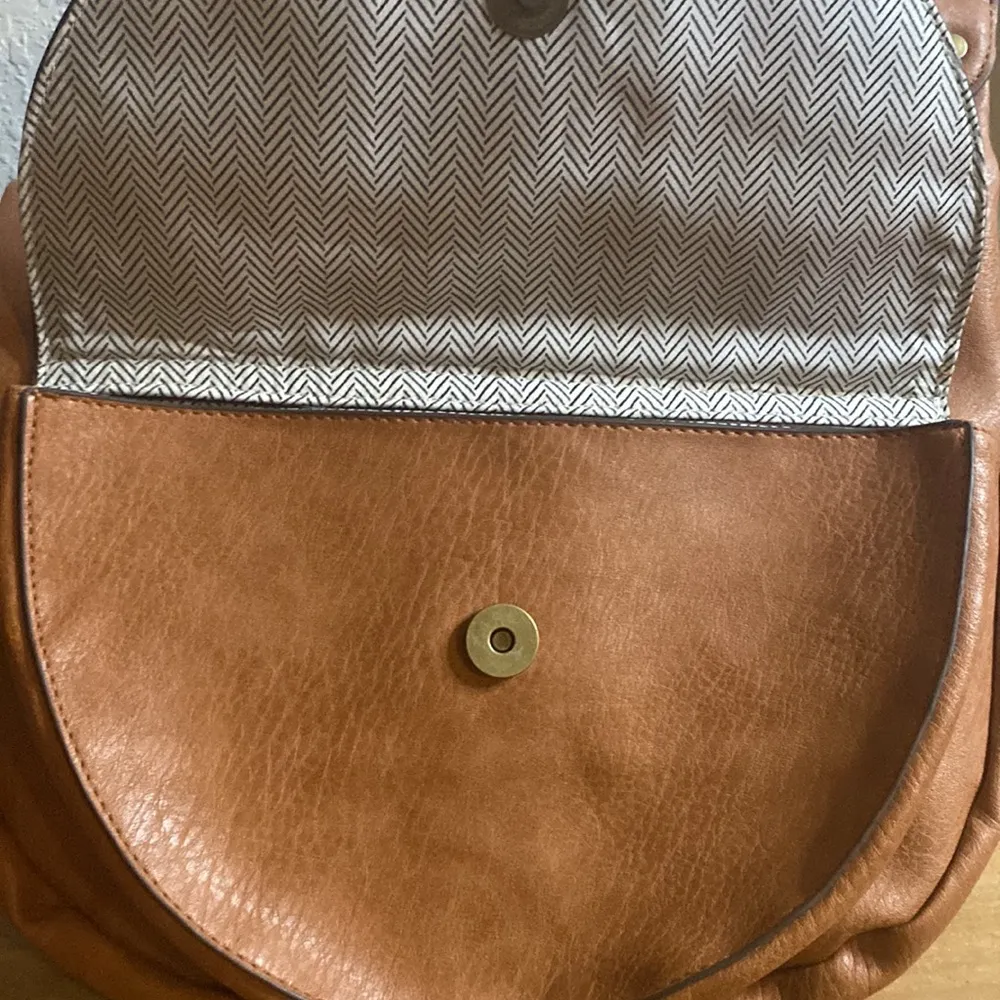 Women Brown faux leather crossbody adjustable strap Bag Purse Buckle - Image 6