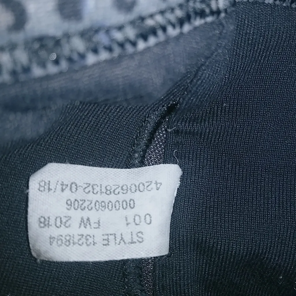 Under Armour M Lavender Gray Snake Print Athletic Bra - Image 8