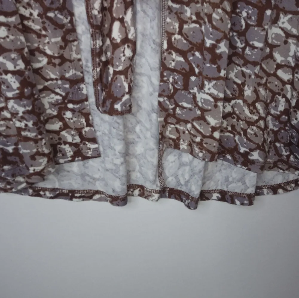 CAbi  XS Taupe Reptile Tie Front Tank Jacket Set Top - Image 5