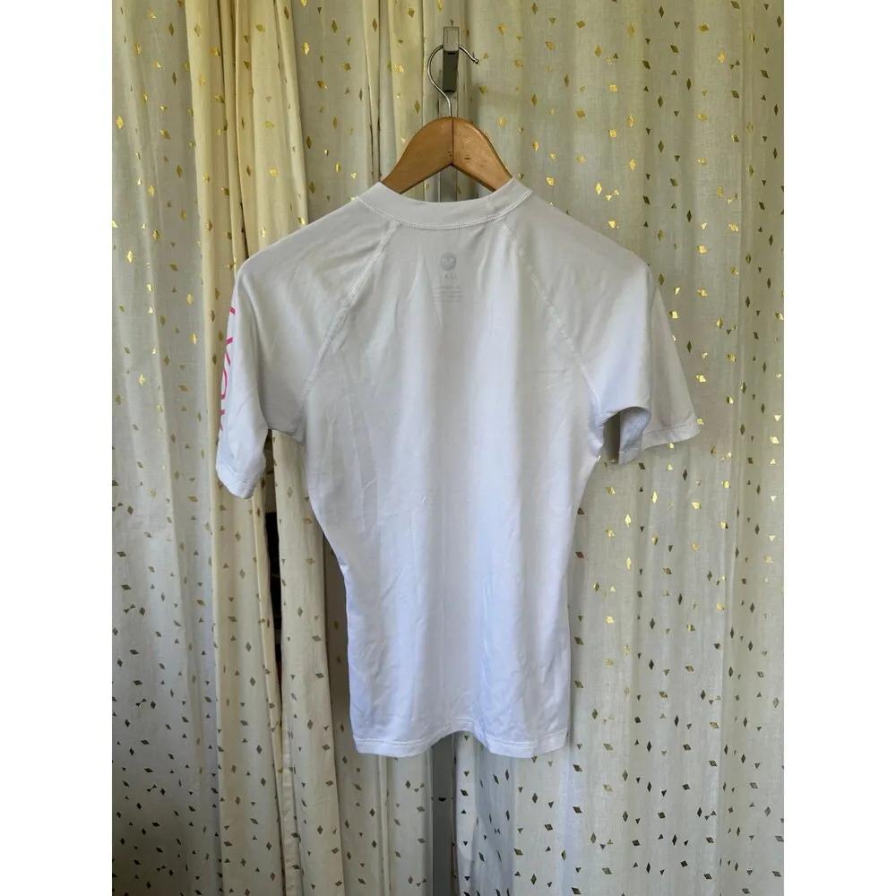 Roxy Women's Signature Logo Basic Short Sleeve Pullover Rashguard Swim Shirt M - Image 4