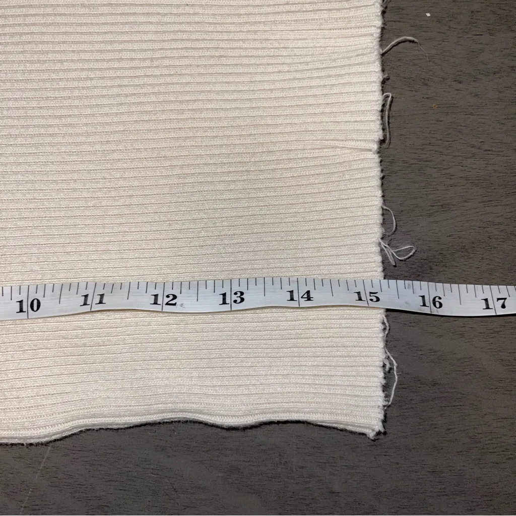 Brandy Melville Cropped Cream Long Sleeve - Image 7