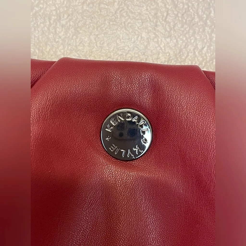 Kendall and Kylie Women’s Elegant Burgundy‎ Shoulder Bag - Image 3