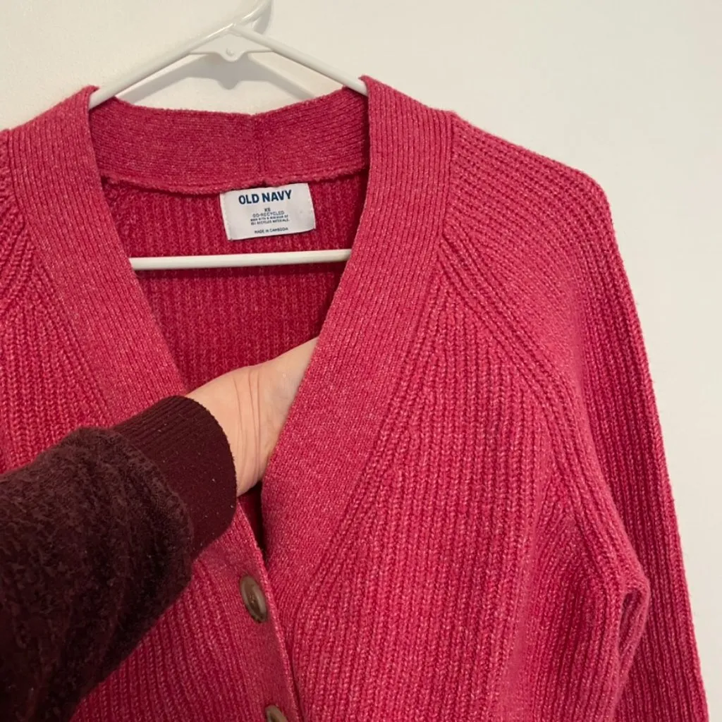 OLD NAVY Shaker Stitch Cardigan Sweater Magenta / Berry Pink Relaxed Fit Sweater - Image 9