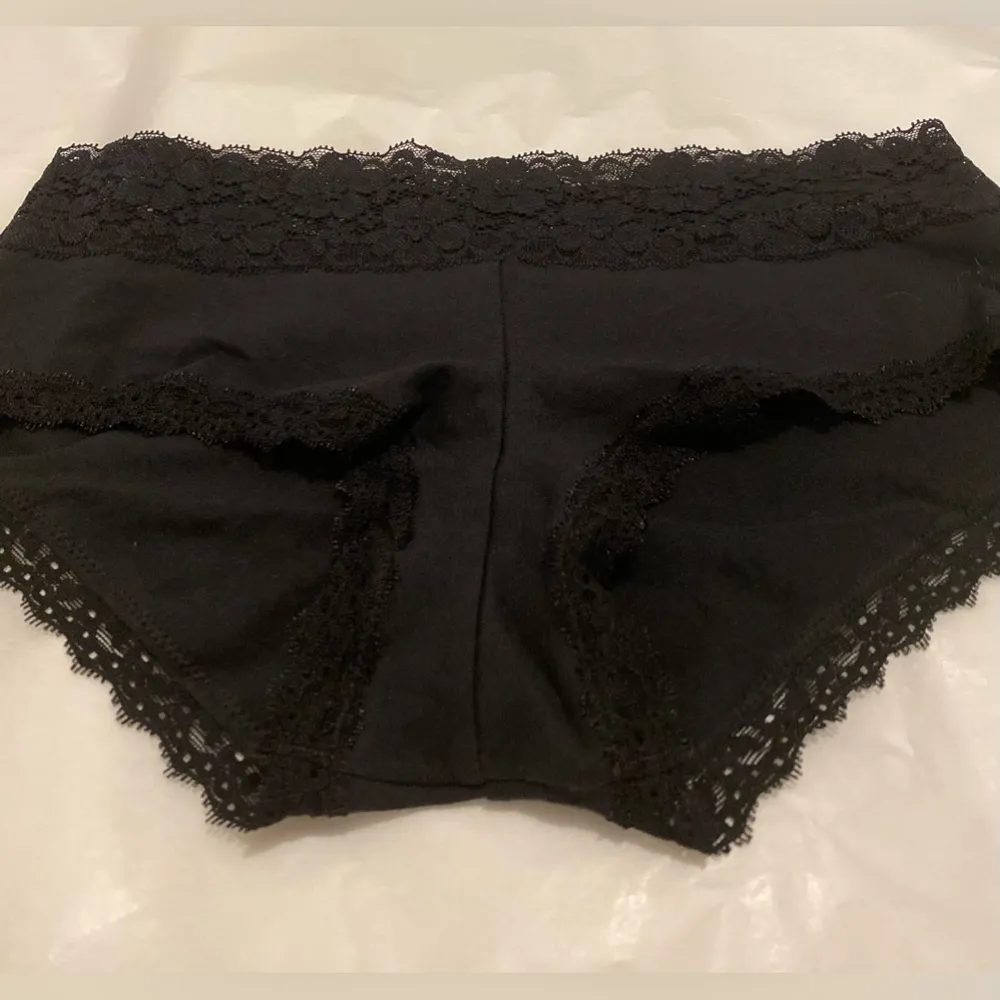 Victoria’s Secret Pink Black Low Rise Lace Trim Boyshort Size M New Without Tag - Image 2