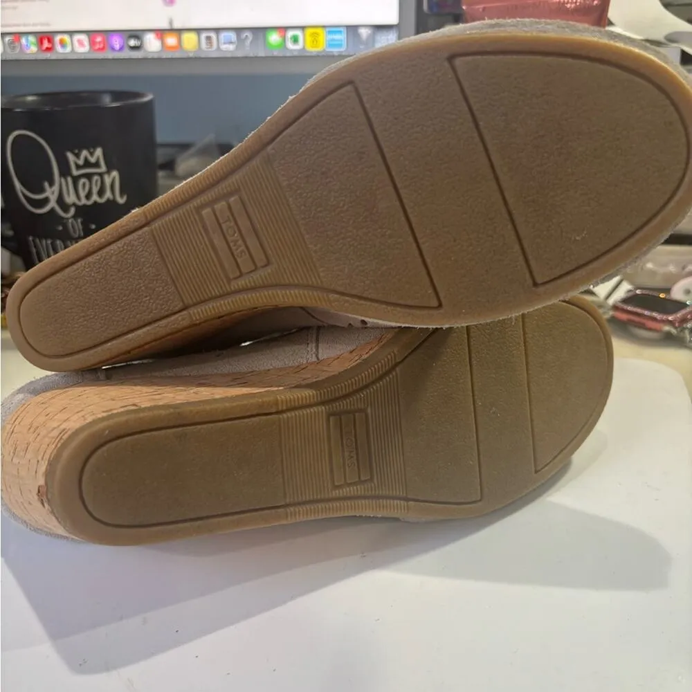 TOMS Drizzle Gray Suede Leather Wedge Heel Booties 10009742 Sz 8W - Image 6