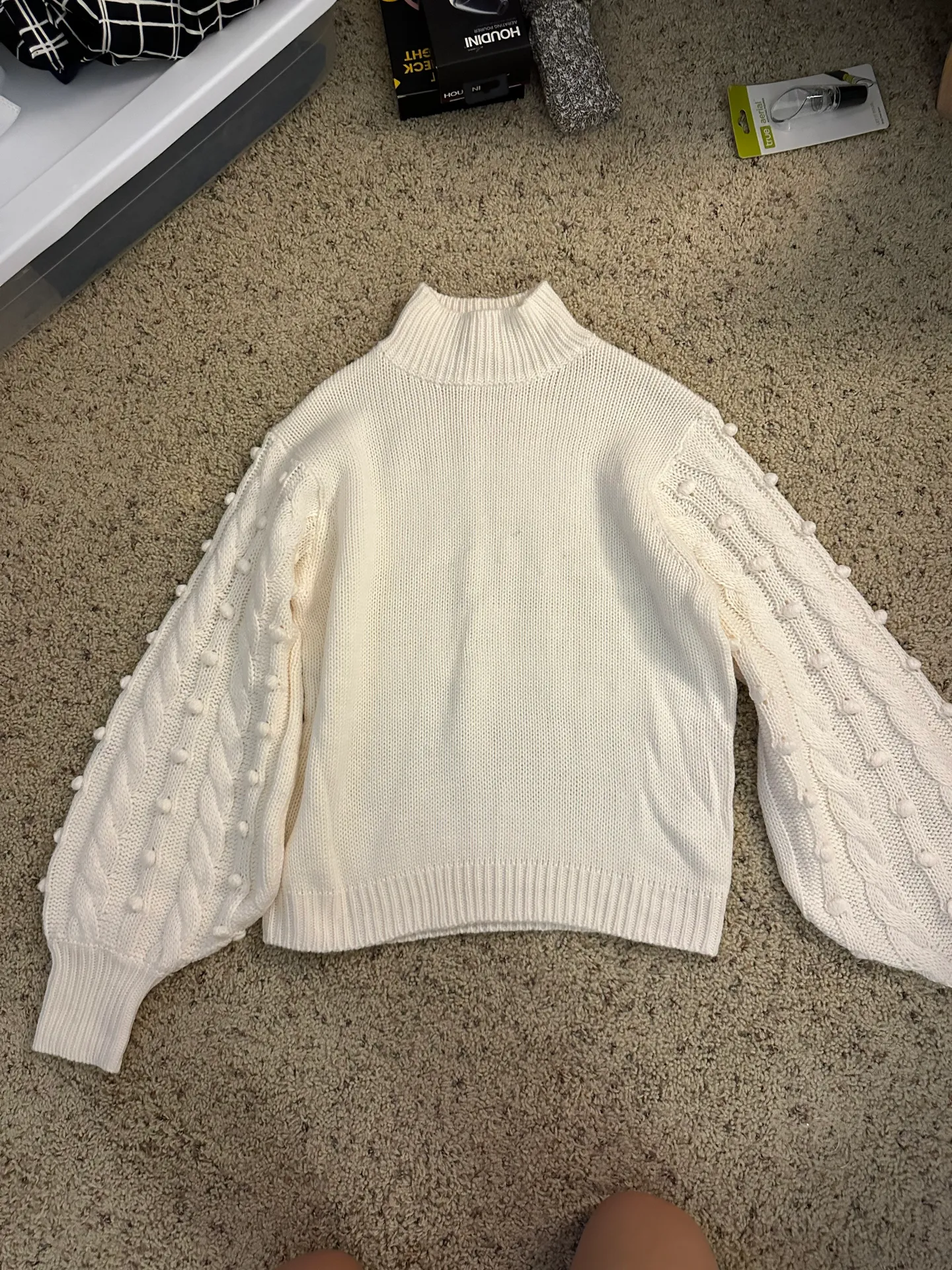 Gianni Bini White Sweater - Image 3