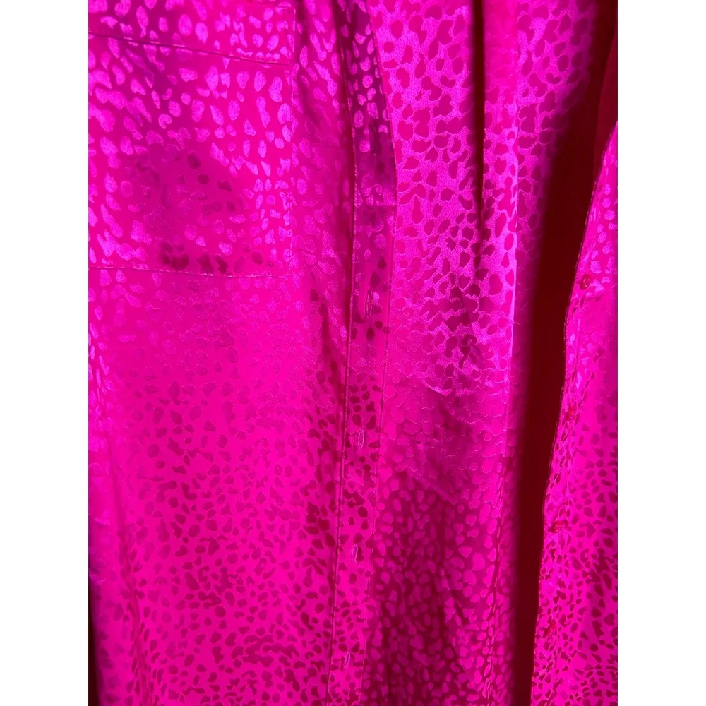 Candies Hot Pink Size Medium cheetah blouse, Mob Wife Animal Print - Image 2