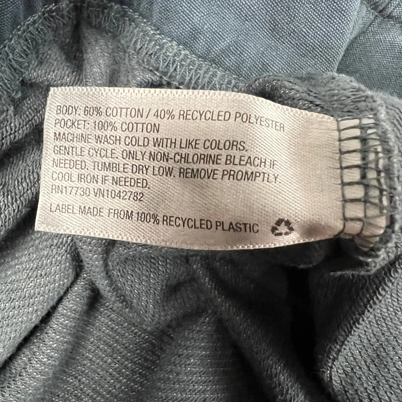 Universal Thread Women's Dark Gray Cargo Tapered Pants - Size Medium - NWT - Image 12