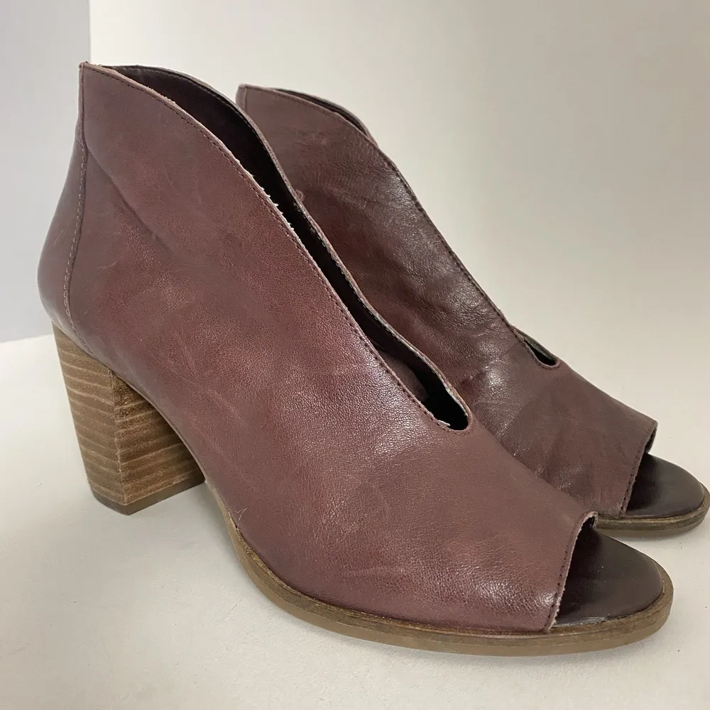 Lucky Brand Joal Bootie Size 6.5 M Raisin Wild Leather Maroon Peep Toe Heel - Image 3