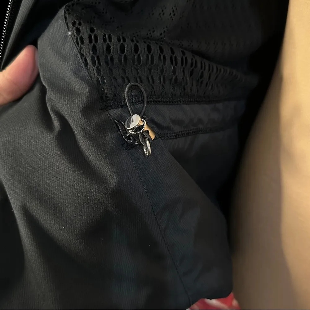 Lululemon light weight jacket - Image 8