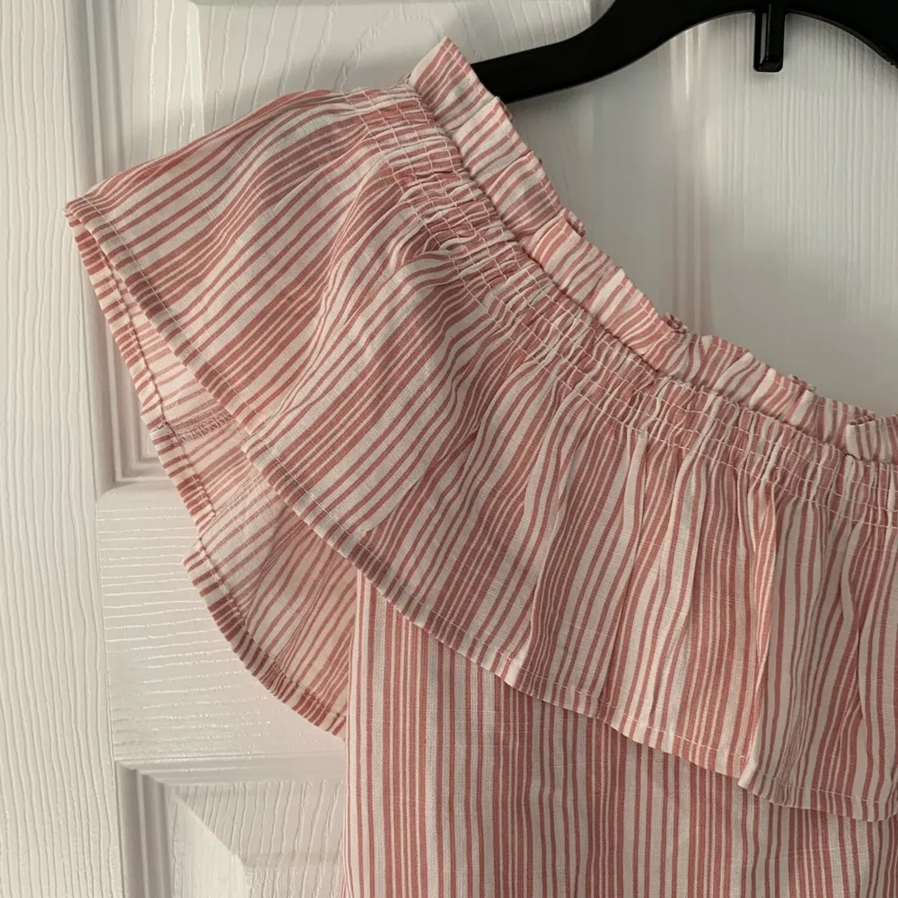 3/$22🌞 Sweet Wanderer One Shoulder Striped Blouse - Image 4