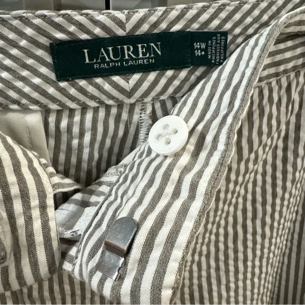 Lauren‎ Ralph Lauren Cropped White & Gray Striped Seersucker Pants size 14W - Image 6