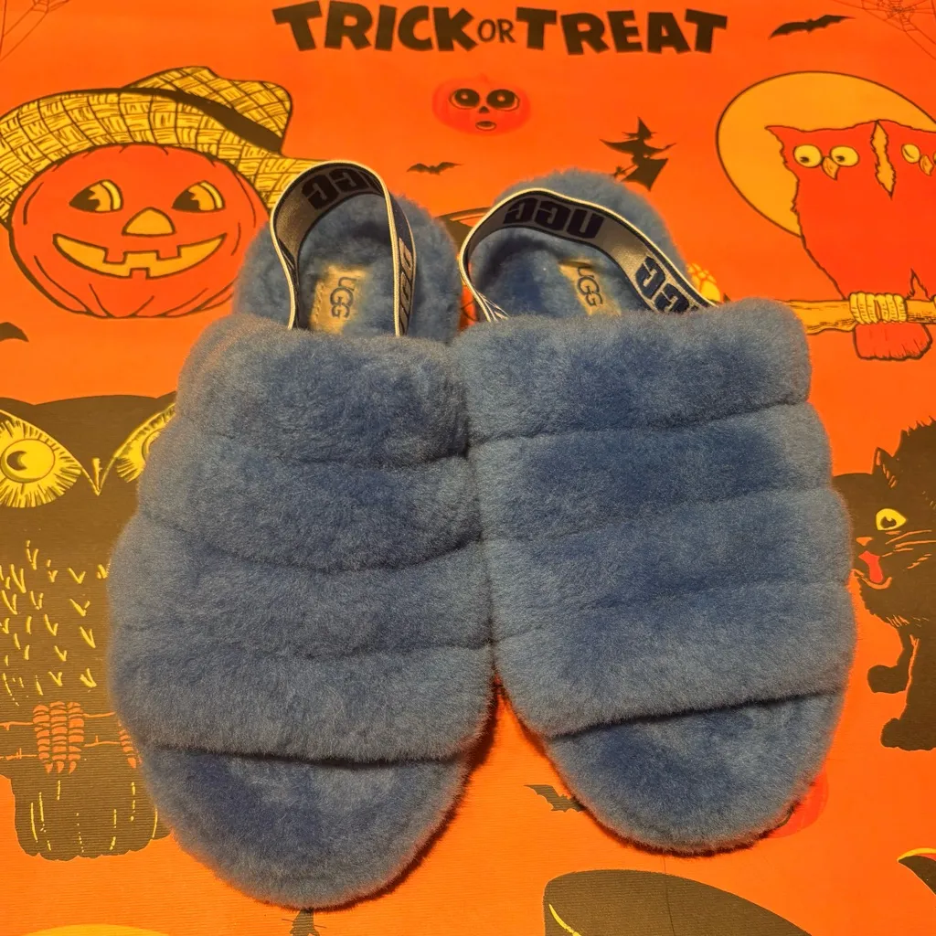 UGG Blue  slippers - Image 2