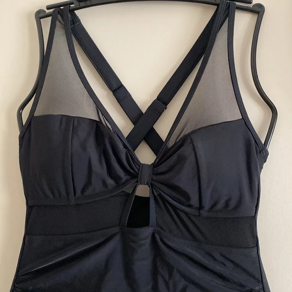 Aidonger Black Strappy mesh panel cut out One-Piece Swimsuit medium NWOT - Image 3