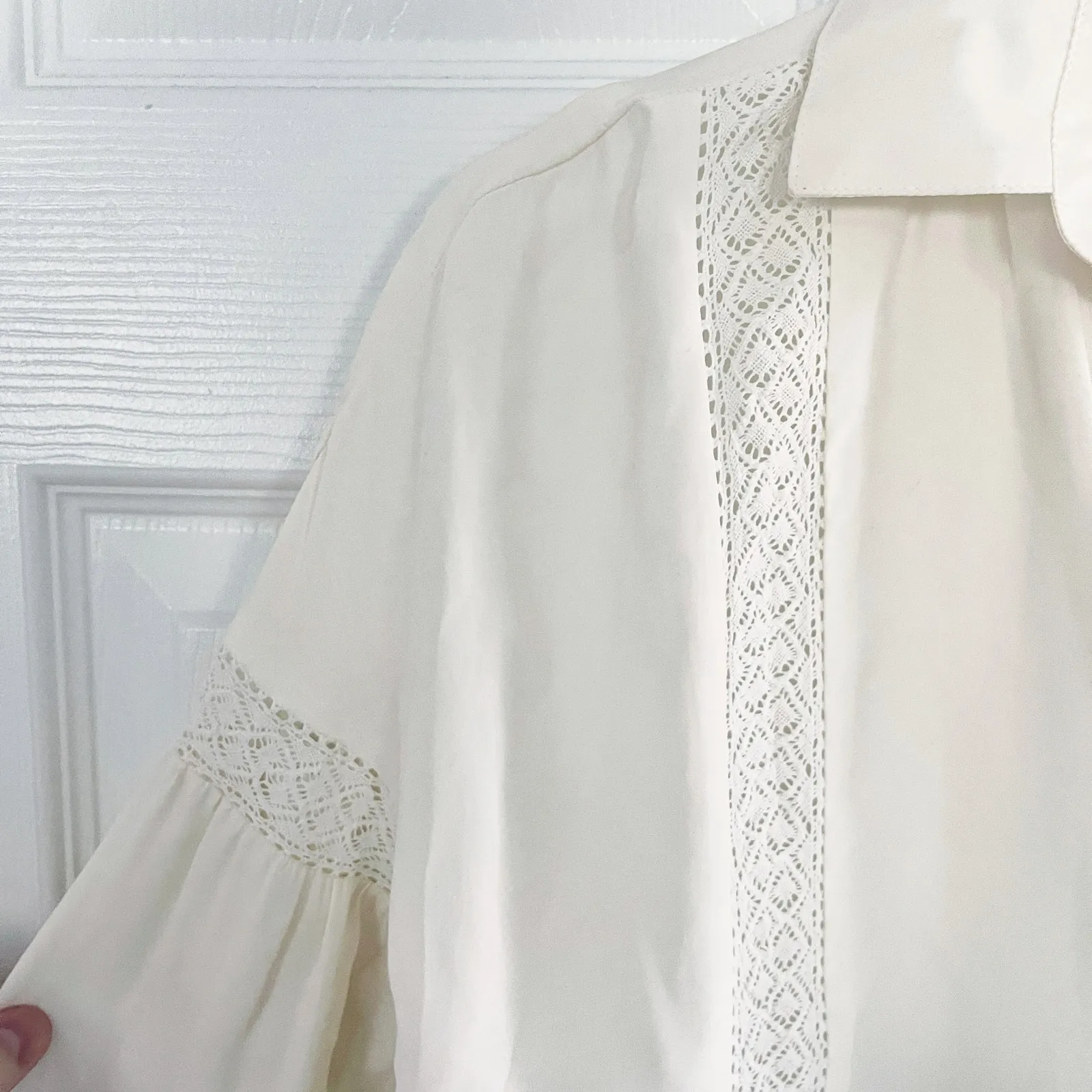 Frame Denim Le Lace Trim Blouse in Off White - Image 4