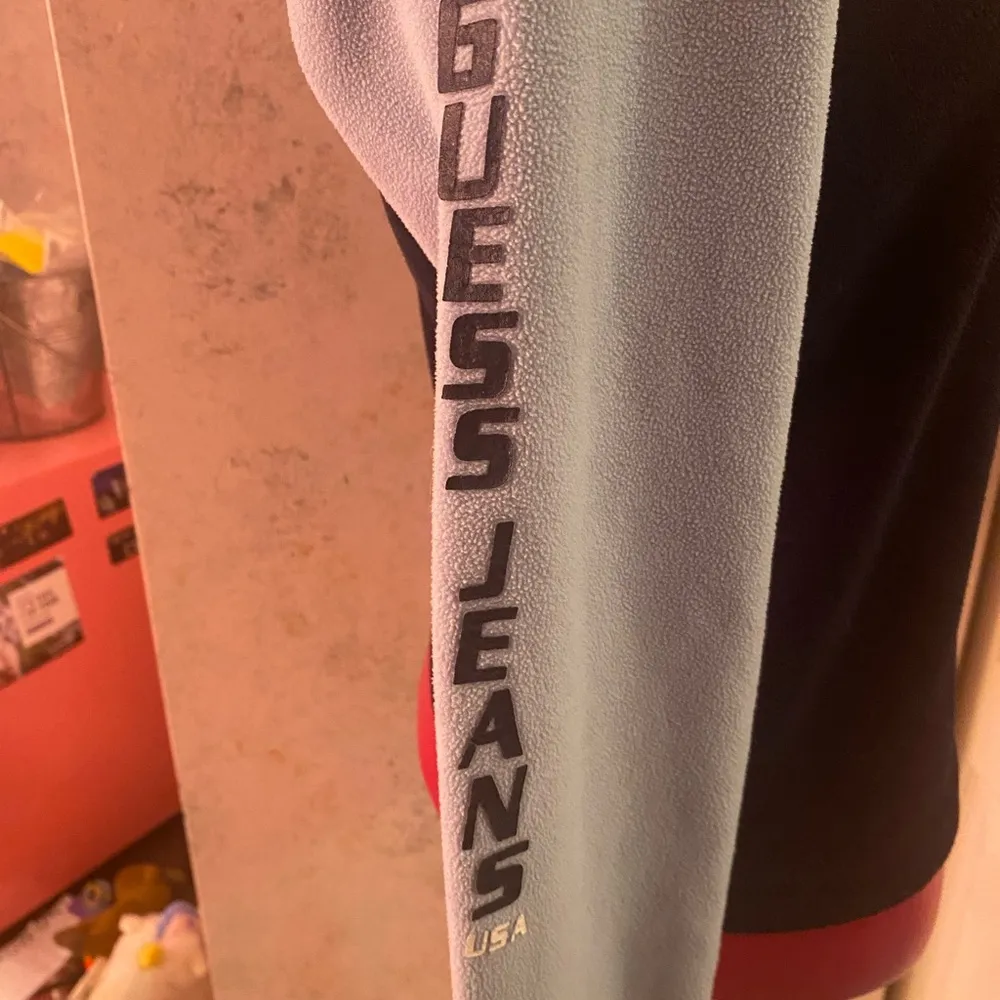 Vintage Guess Jeans fleece top navy and baby blue size Medium (JRS) Y2K …RARE - Image 7