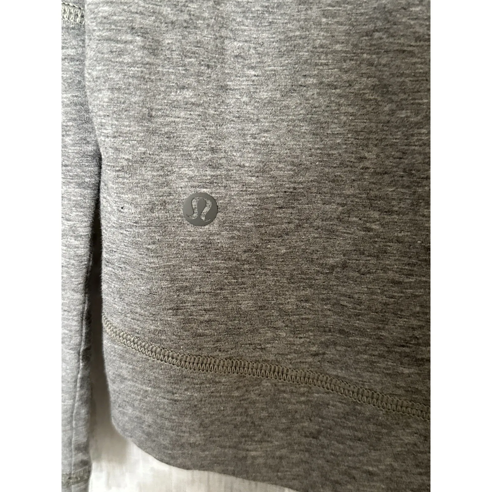 Lululemon Women Long Sleeve Top Small Athletic Gray Curved Hem Thick Scoop Neck - Image 4