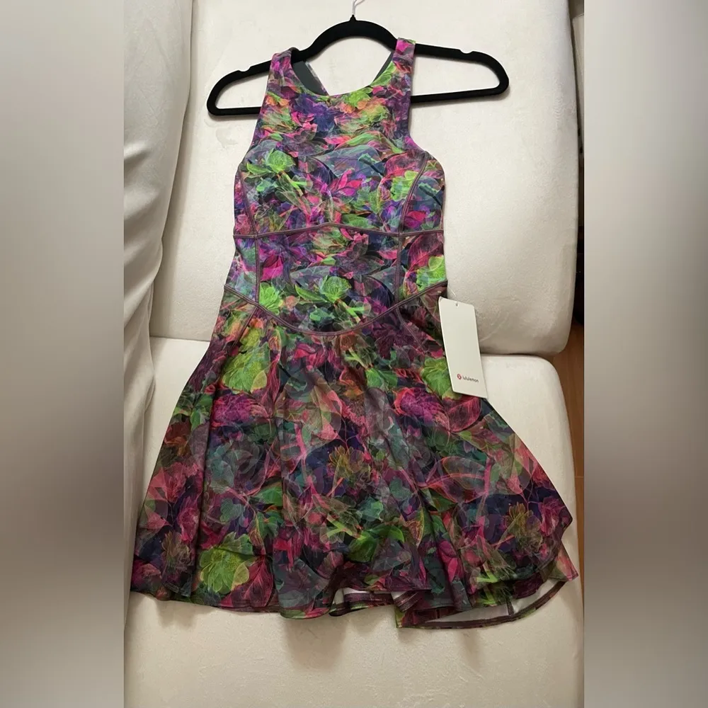 NWT Lululemon Court Crush Dress Vivid Floral Tone Multi  Size 4 short under - Image 5