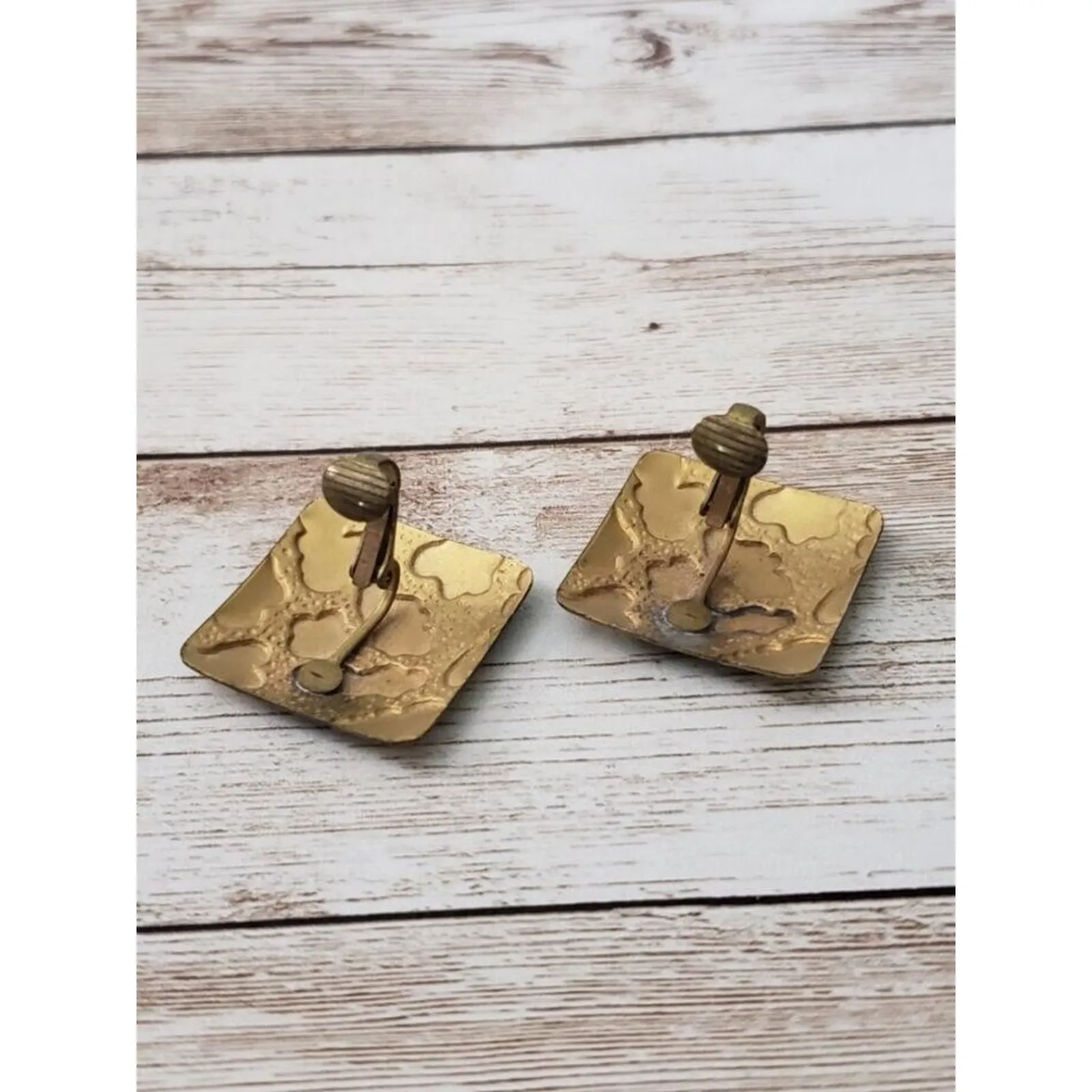 Vintage Clip On Earrings Gray & Gold Tone Square Shape Cloud Pattern Large - Image 4