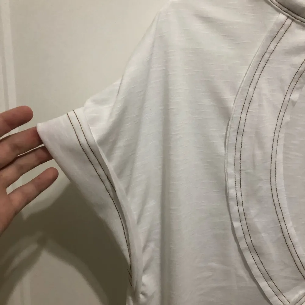 SHEIN white open back tshirt - Image 4