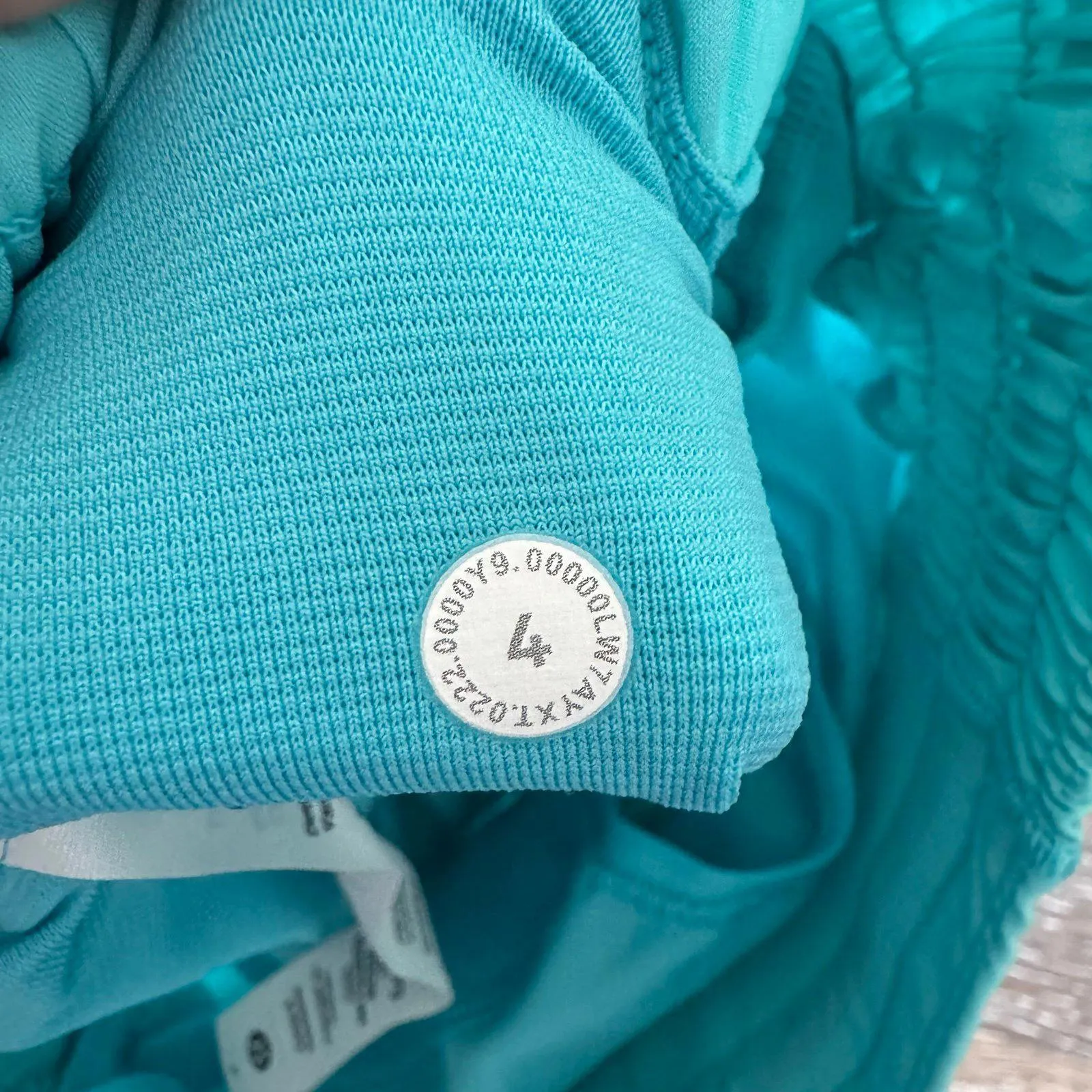 Lululemon Hotty Hot Short High Rise 4” Electric Turquoise Size 4 NWT - Image 6