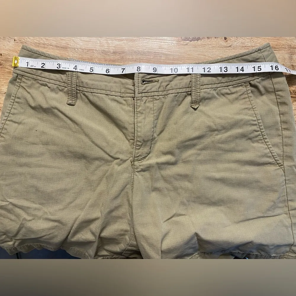Eddie Bauer | Khaki Shorts, Size 6 - Image 4