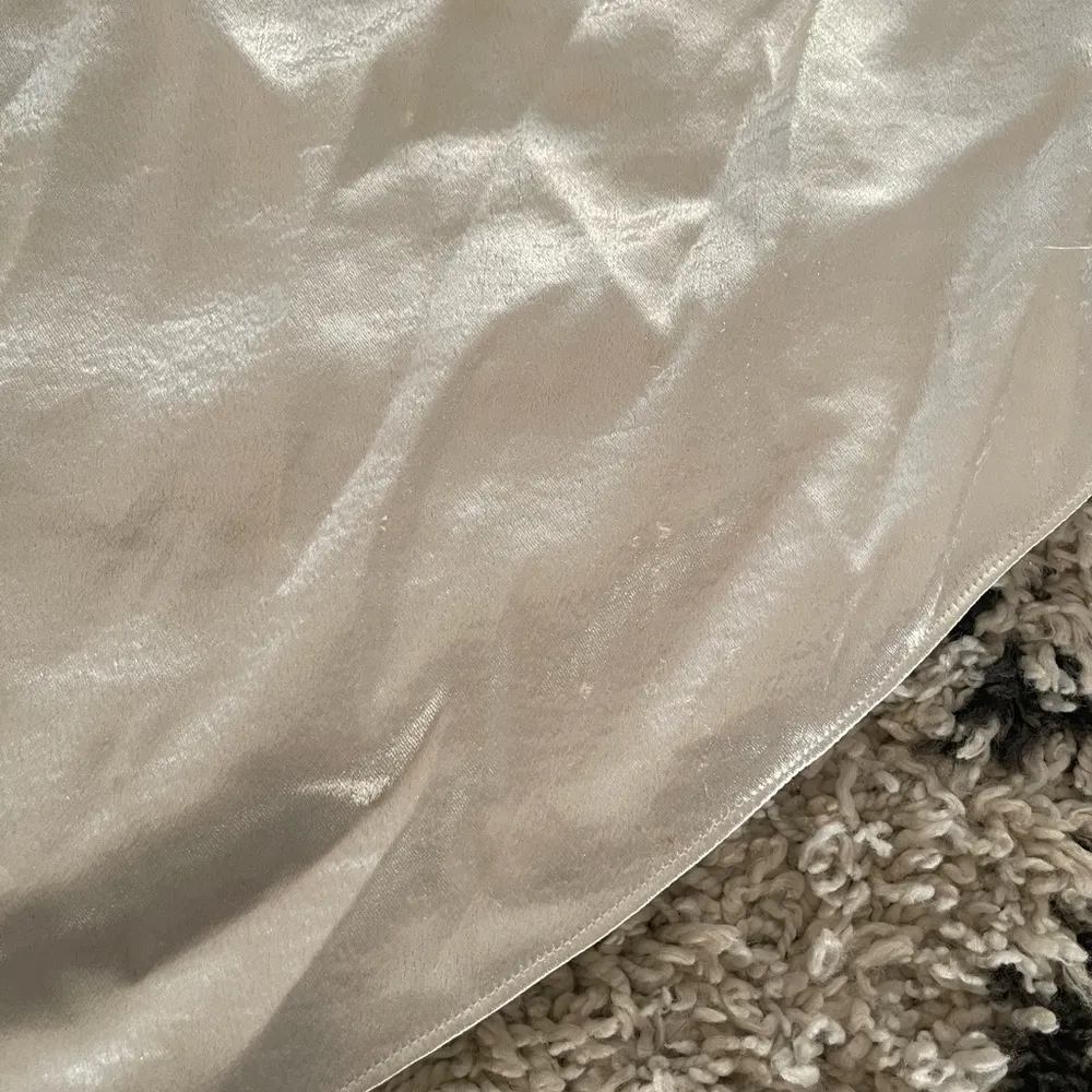 AIIFOS Ashlee Top in Metallic White - Image 5