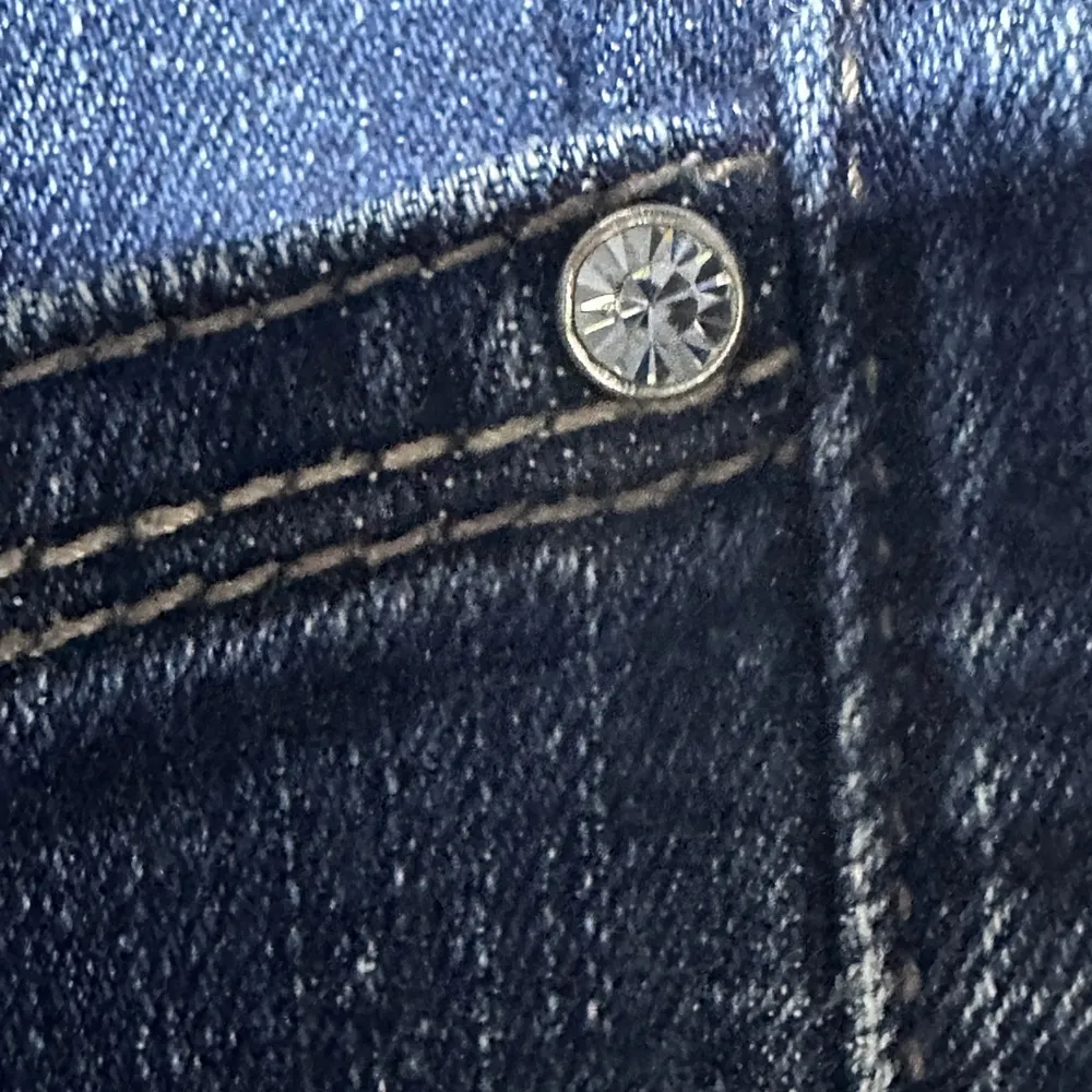 WHBM NOIR Denim Capri Size 4 - Image 9