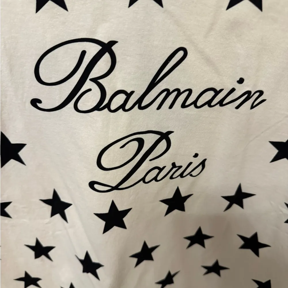 Authentic NWT Balmain Signature Stars Print T-Shirt - Black & Cream - Image 3