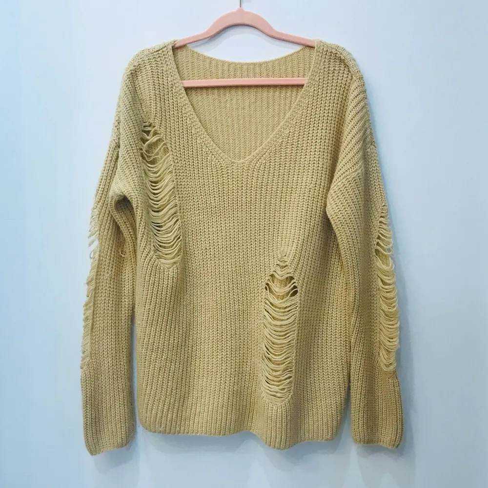 Boutique Oversized tan Hole Sweater sz Small - Image 21