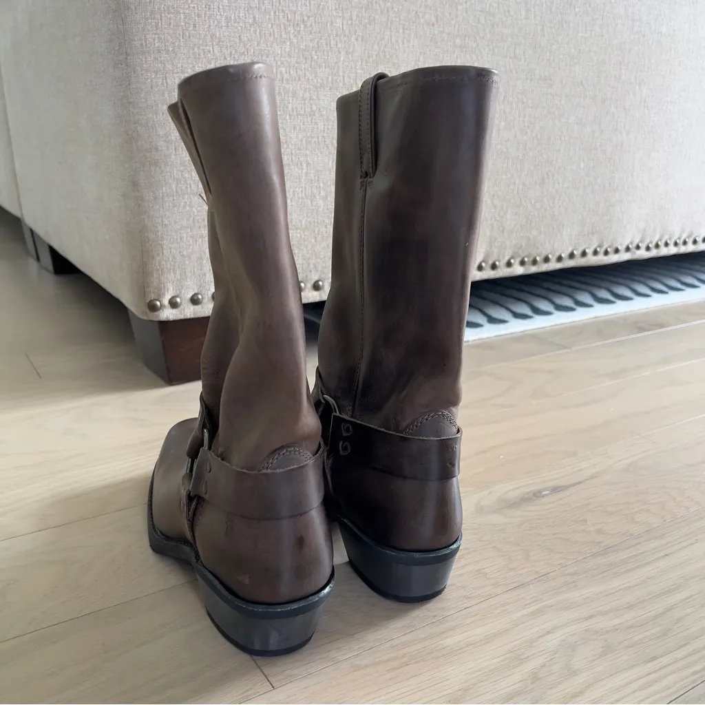 NWOB Frye Harness Leather 12R Boots in Brown Smoke - Image 8