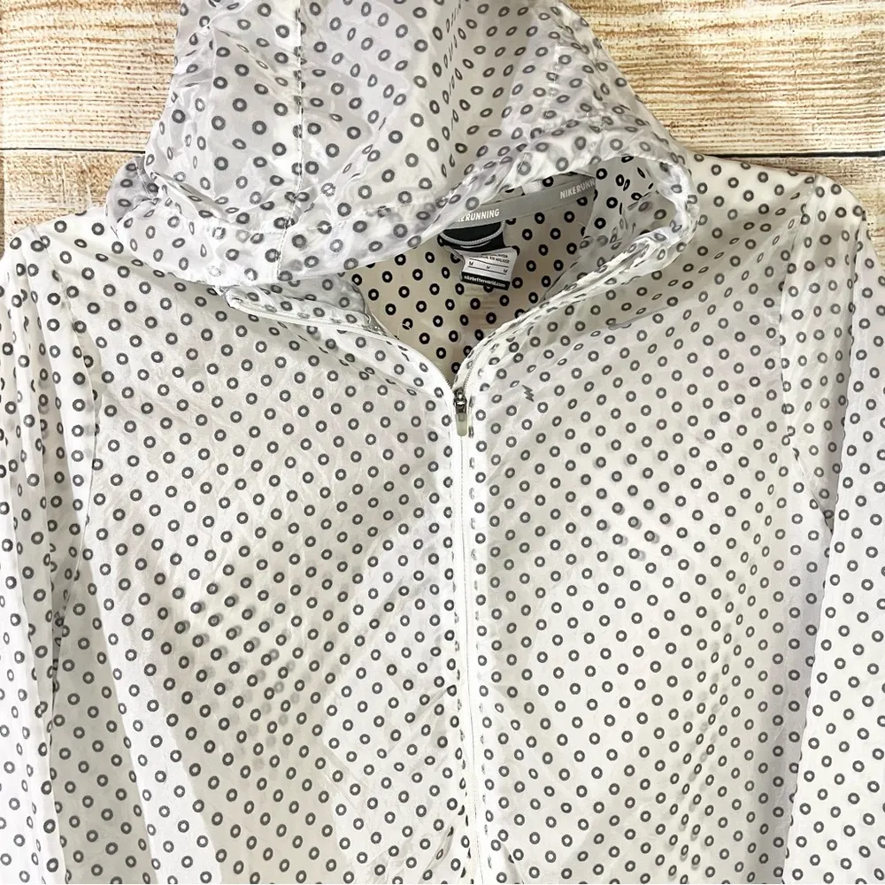 Nike cyclone polka dot hooded rain jacket Size Medium - Image 12