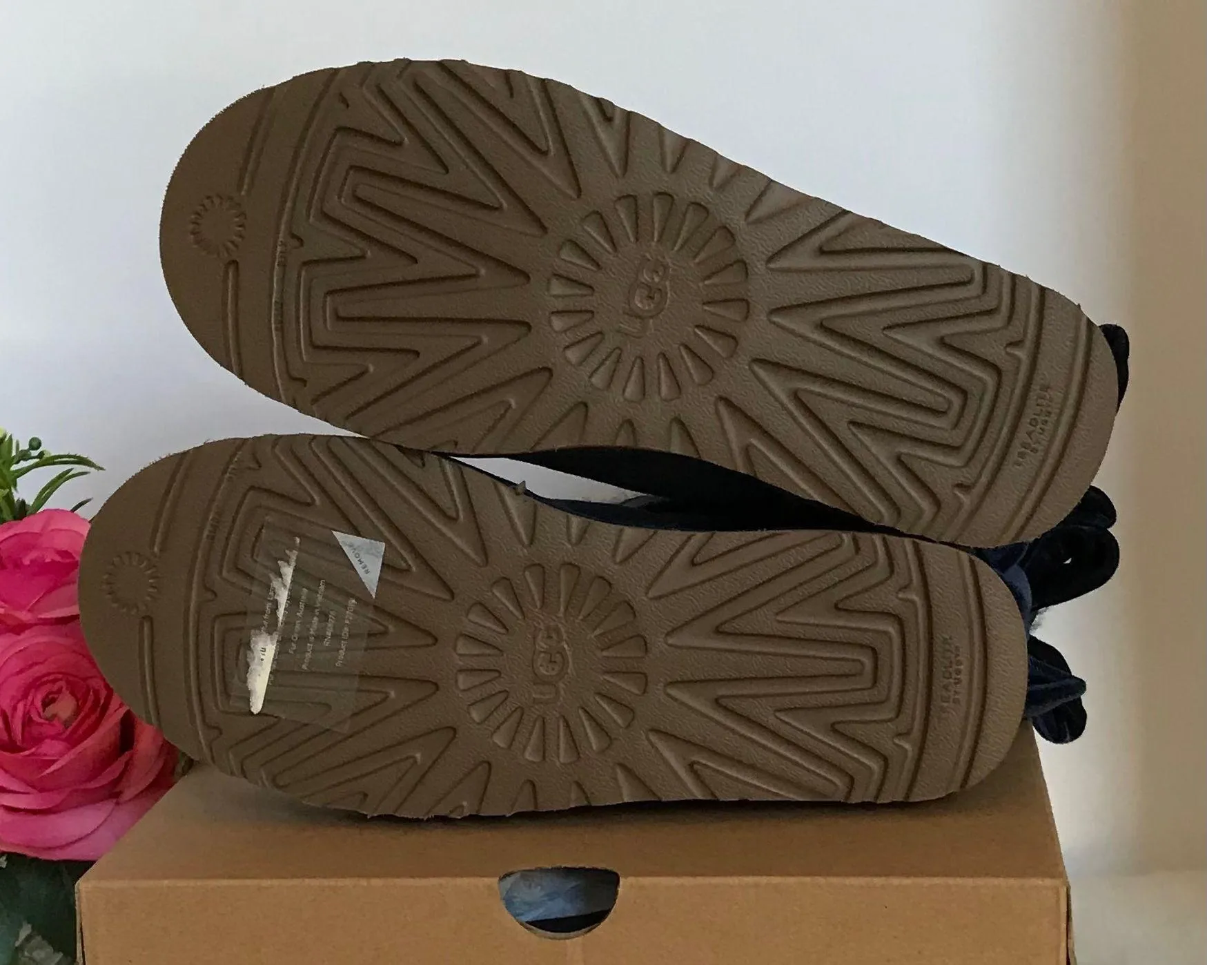 UGG Mini Bailey Bow II Velvet Ribbon - Image 6