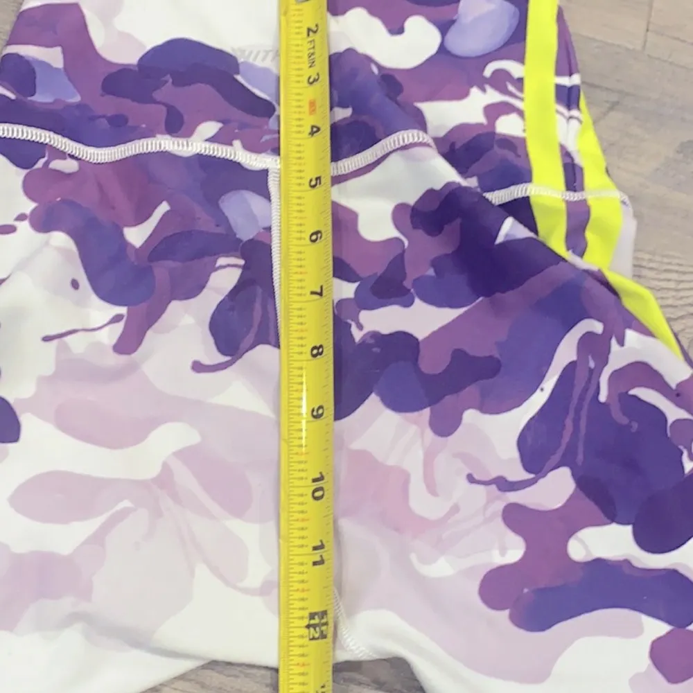 Reversible High Waist Camo Capri - Image 7