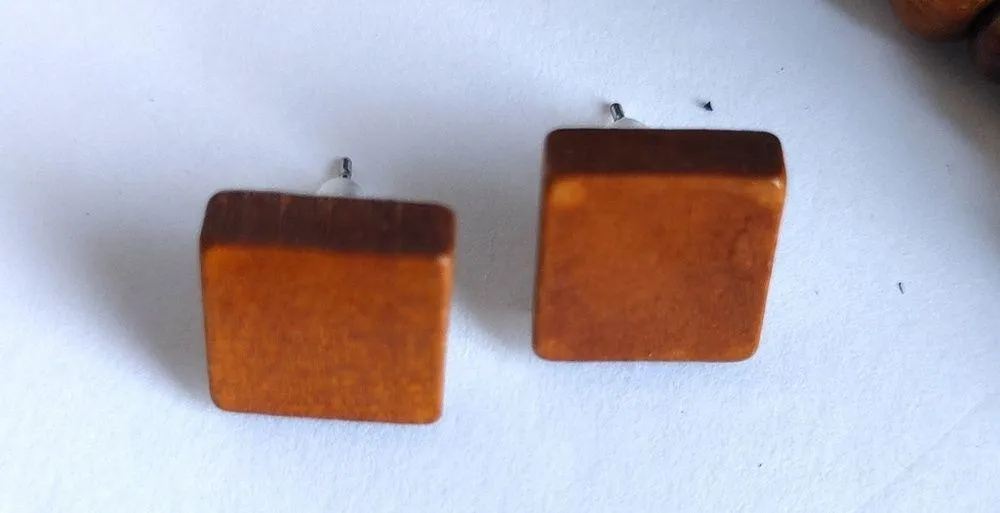 Boho Funky Wood Necklace with Lips Pendant Earrings Set New Brown - Image 6