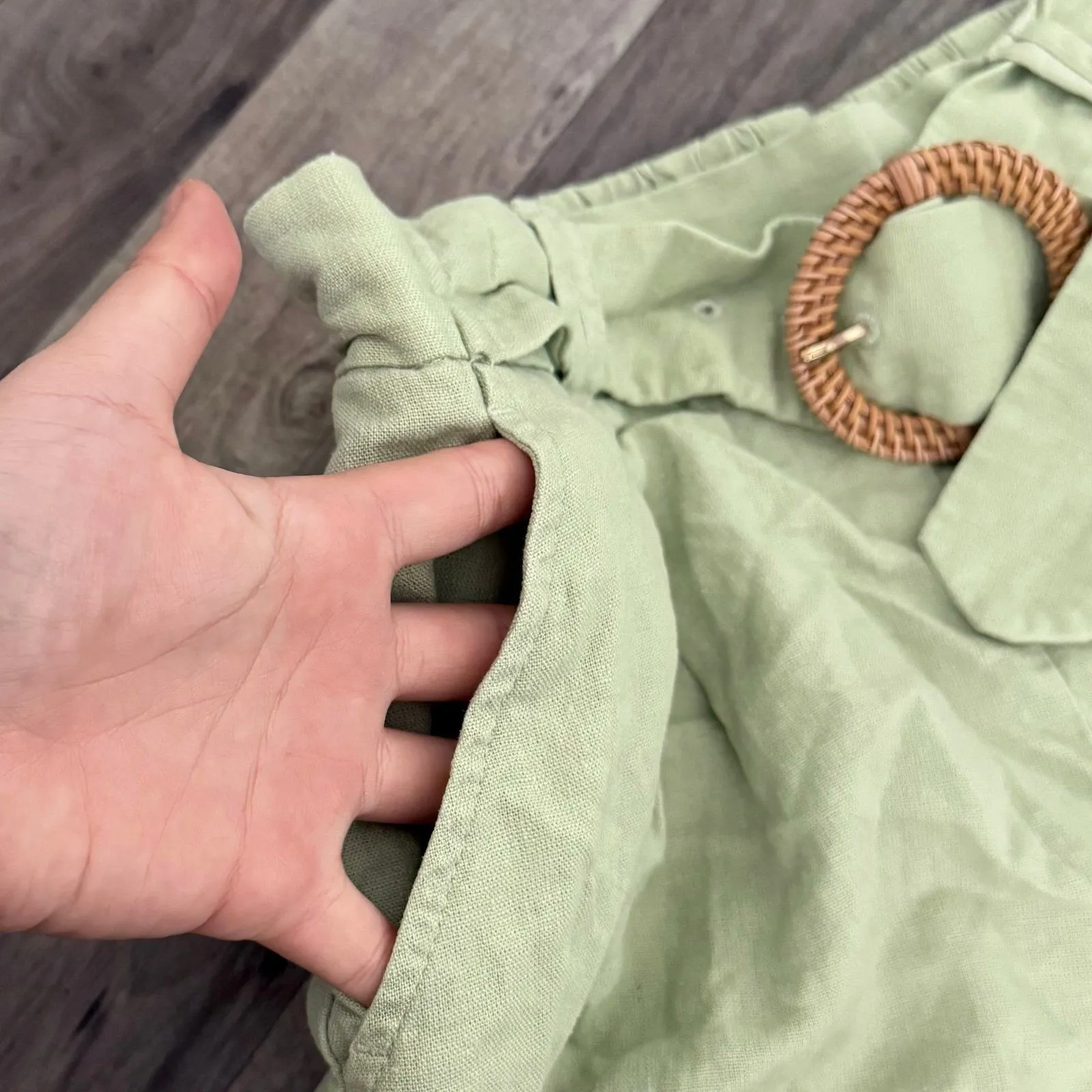 Sigrid Olsen 100% linen sage green belted shorts - Image 5