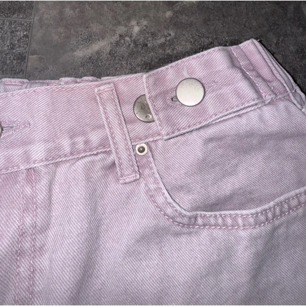 Liwu Liwu Pink Cargo Shorts Size Large - Image 2